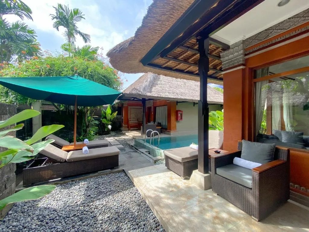 Legian Beach Hotel: another view