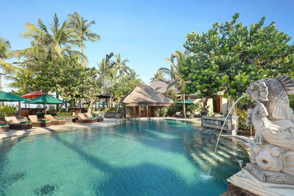 Legian Beach Hotel: another view