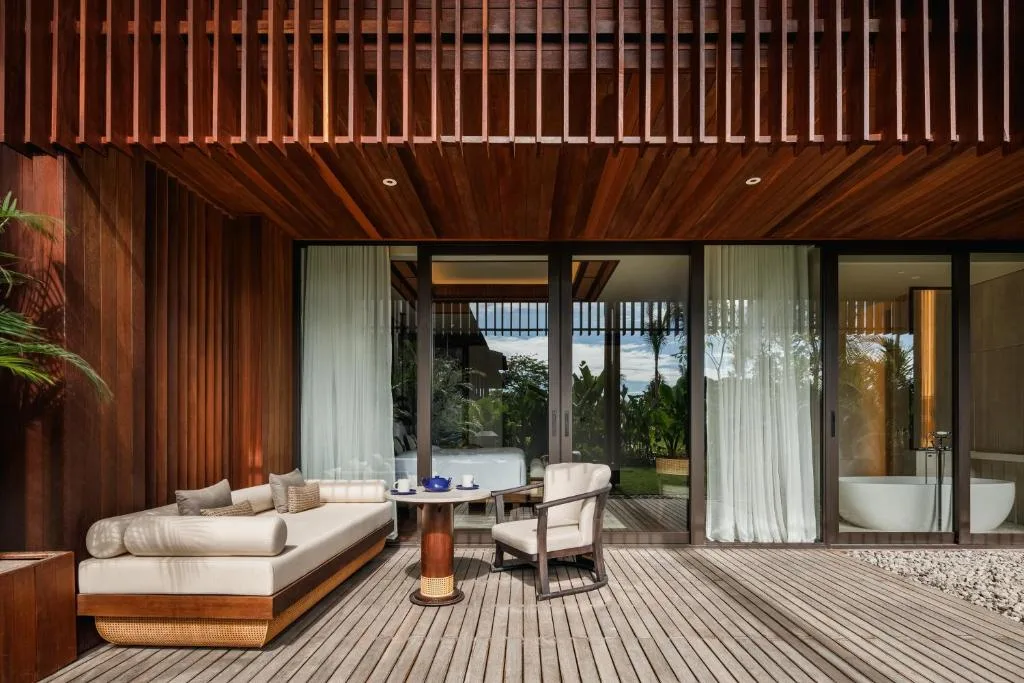 The Meru Sanur: another view